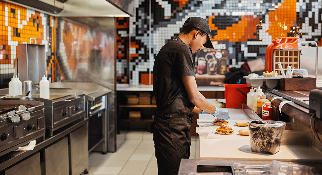 Fast food franchise worker - List of top franchise examples